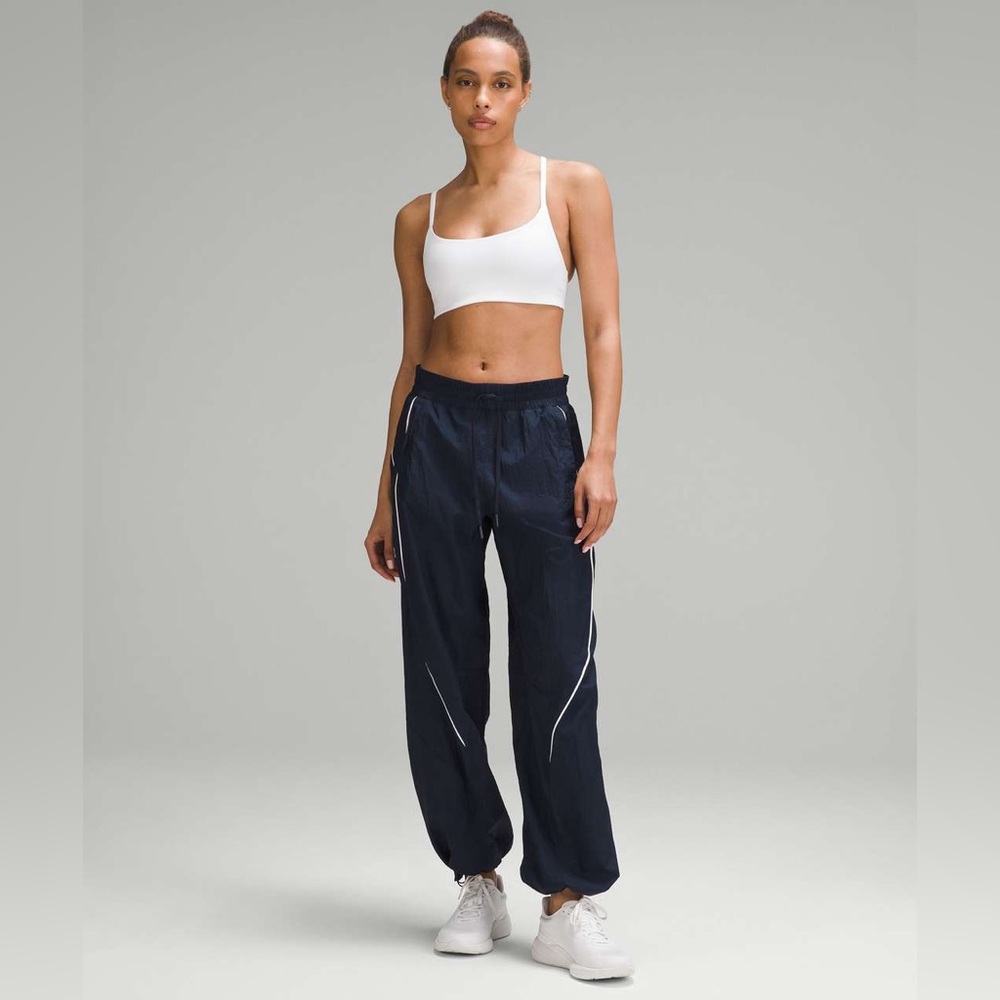 Lululemon Athletica - License to Train Mid-Rise Lightweight Jogger - True Navy